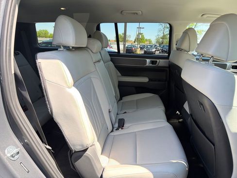 Used 2025 Hyundai Santa Fe SEL FWD image 29