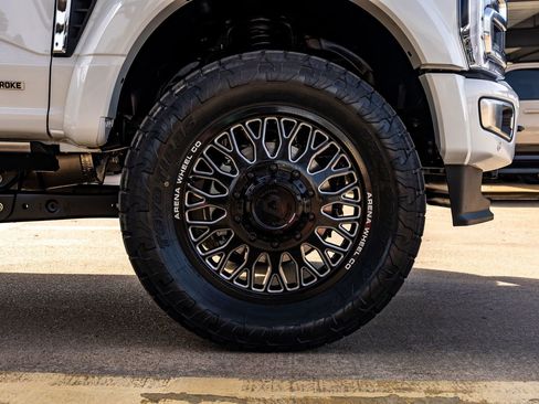 Used 2025 Ford F450 Platinum w/ Platinum Plus Package image 12