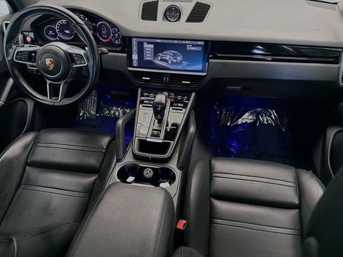 Used 2020 Porsche Cayenne AWD/4WD image 12