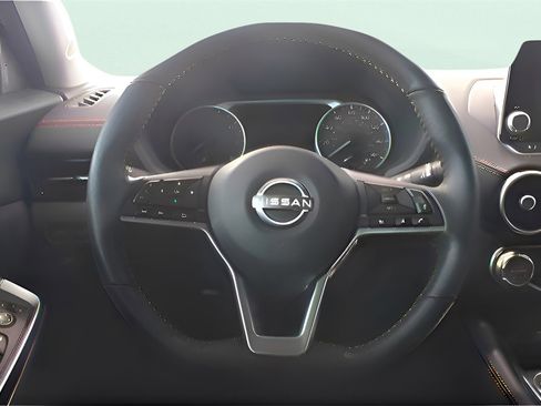 Used 2025 Nissan Sentra SR w/ SR Premium Package image 12