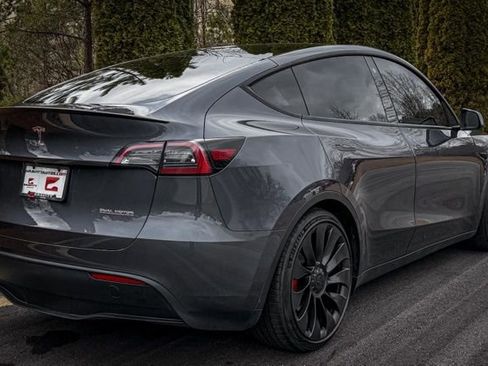 Used 2023 Tesla Model Y Performance image 16