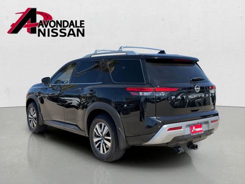 Used 2022 Nissan Pathfinder SL FWD image 3