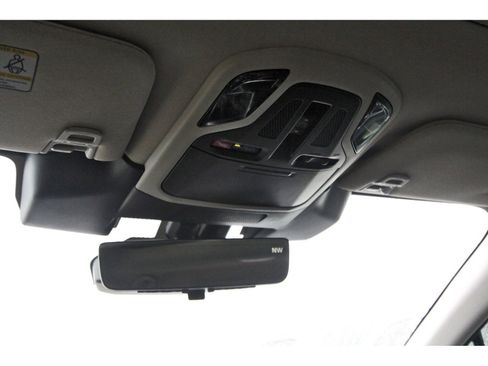 Used 2025 Subaru Outback Touring XT AWD/4WD image 22