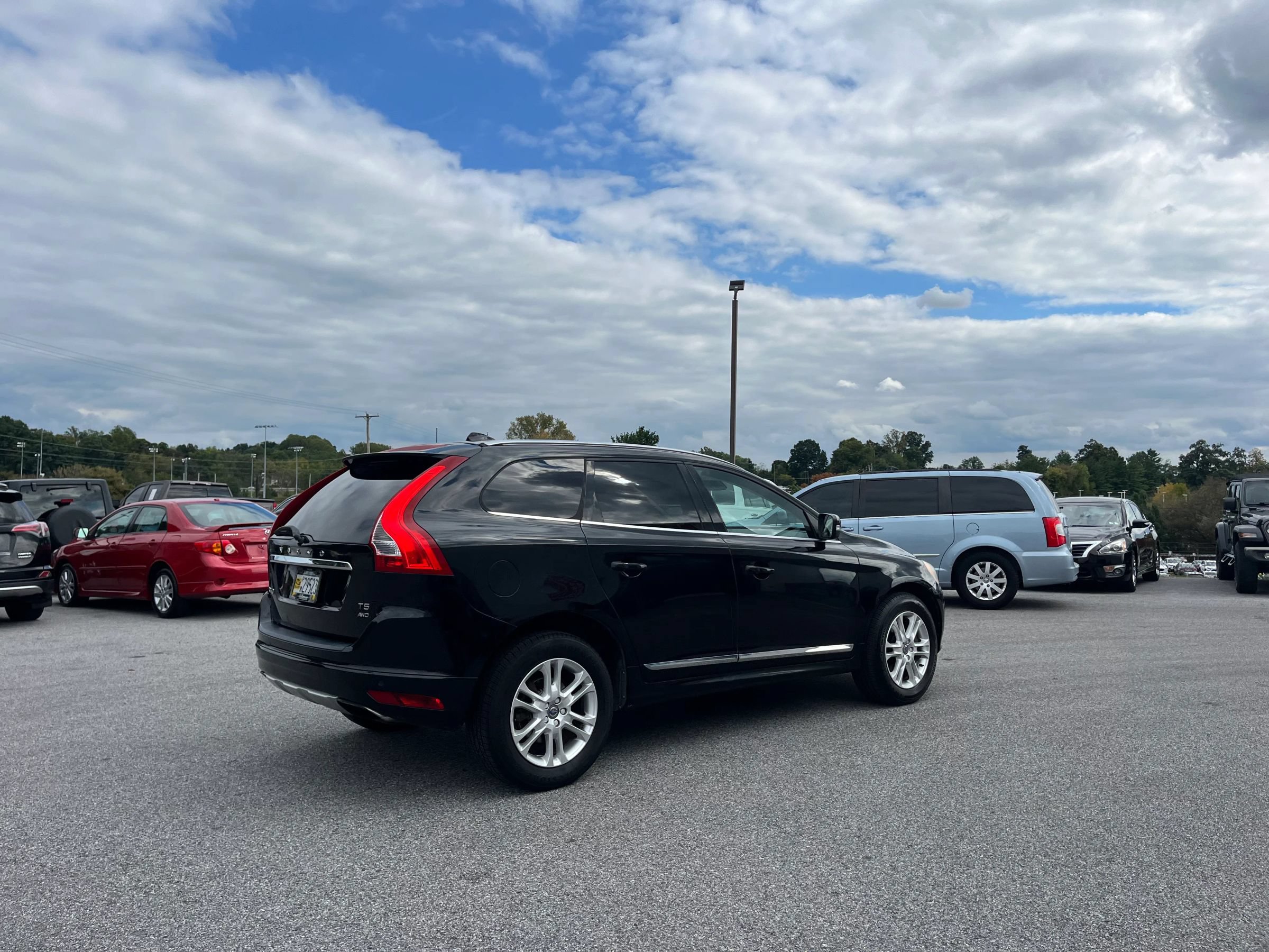 Used 2015 Volvo XC60 T5 AWD/4WD image 30