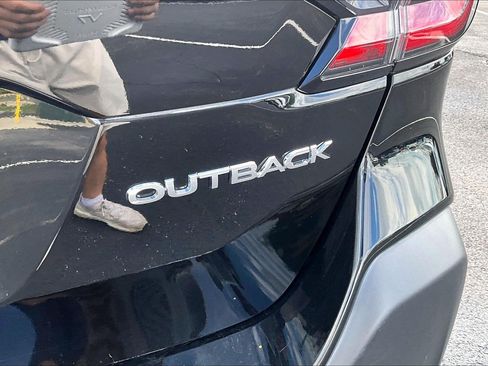 Used 2023 Subaru Outback Premium AWD/4WD image 8