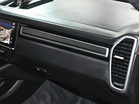 Used 2022 Porsche Cayenne GTS image 70