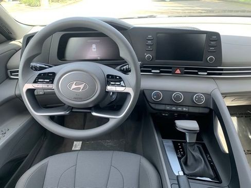 New 2026 Hyundai Elantra SE image 12
