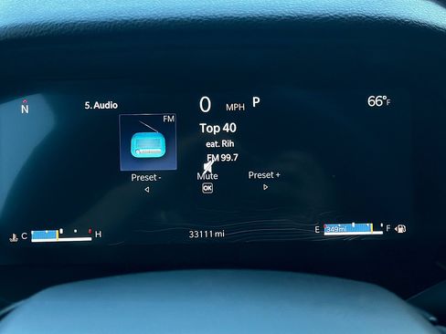 Used 2024 Jeep Grand Cherokee Altitude AWD/4WD image 14