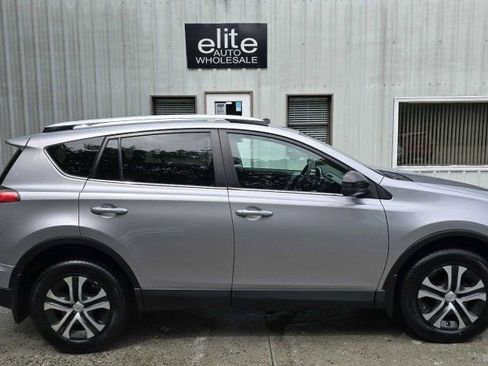 Used 2016 Toyota RAV4 LE AWD/4WD image 6