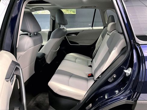 Used 2024 Toyota RAV4 XLE Premium image 23