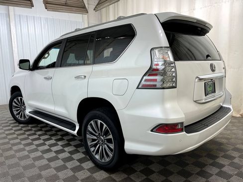 Used 2020 Lexus GX 460 Luxury w/ Accessory Package AWD/4WD image 26