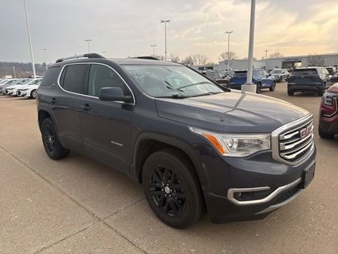 Used 2018 GMC Acadia SLT image 1