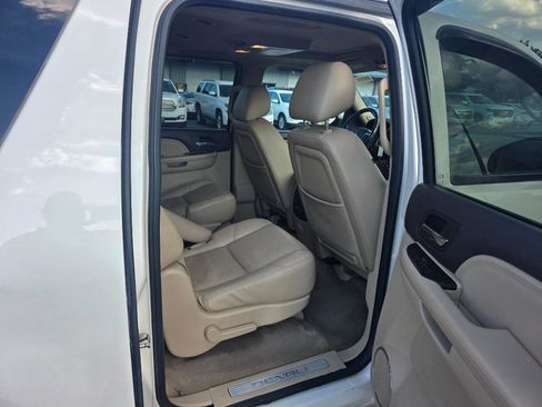 Used 2012 GMC Yukon XL Denali RWD image 15