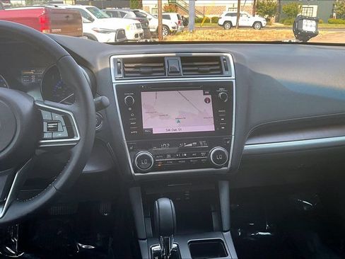 Used 2018 Subaru Outback 2.5i Limited AWD/4WD image 8