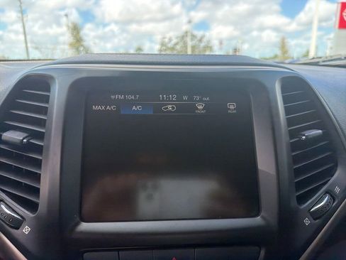 Used 2018 Jeep Cherokee Latitude image 35