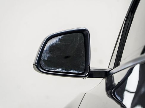 Used 2020 Tesla Model Y Long Range image 15