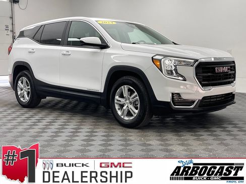 Used 2024 GMC Terrain SLE FWD image 1