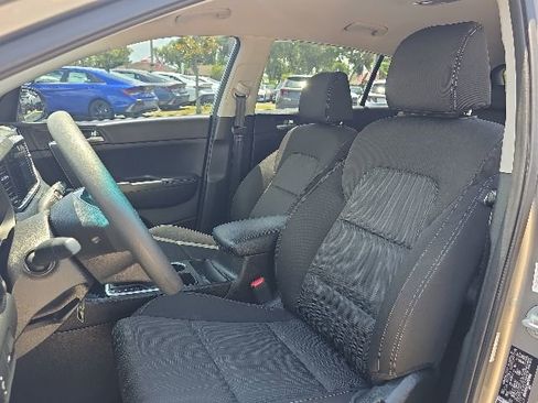 Used 2021 Kia Sportage LX FWD image 5
