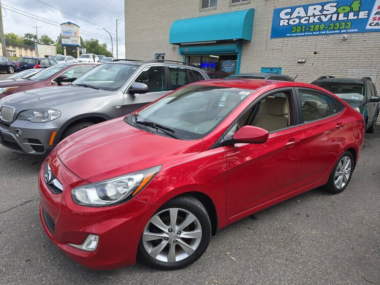 Used 2013 Hyundai Accent GLS w/ Premium Pkg FWD image 4