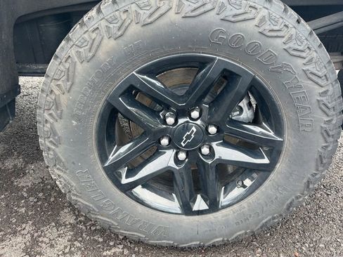 Used 2024 Chevrolet Silverado 1500 LT Trail Boss image 16