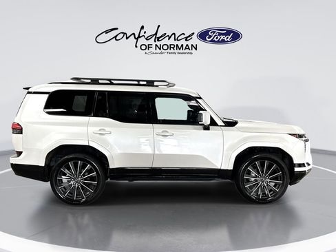 Used 2025 Lexus GX 550 w/ Accessory Package (2T) AWD/4WD image 10
