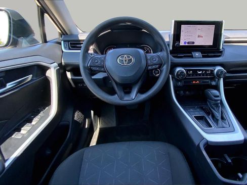 Used 2024 Toyota RAV4 XLE FWD image 6