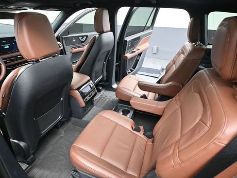 Used 2025 Lincoln Aviator Reserve w/ Jet Appearance Package image 41