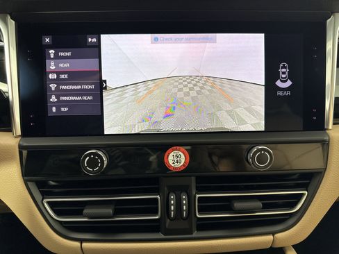 Certified 2025 Porsche Macan image 26