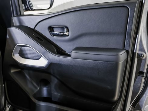 Used 2024 Nissan Frontier SV w/ SV Convenience Package image 27