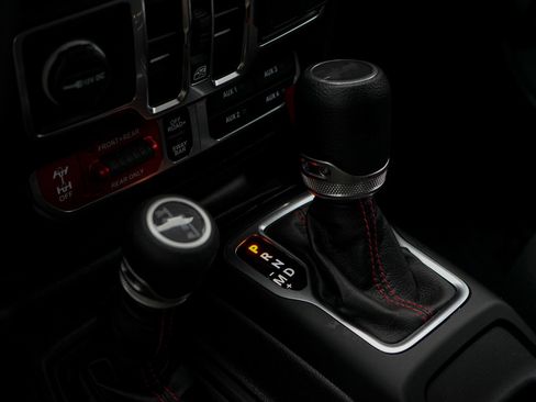 Used 2023 Jeep Wrangler Unlimited Rubicon w/ Cold Weather Group image 19