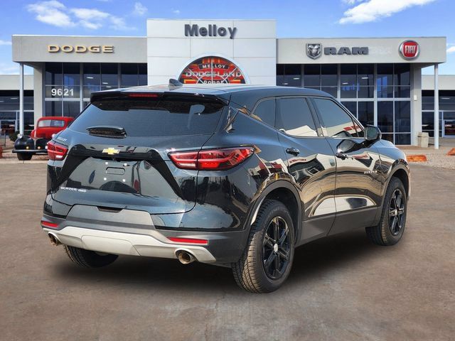 Used 2023 Chevrolet Blazer LT AWD/4WD image 3