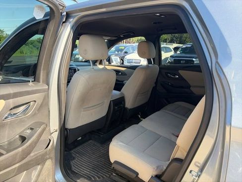 Used 2023 Chevrolet Traverse LS AWD/4WD image 12