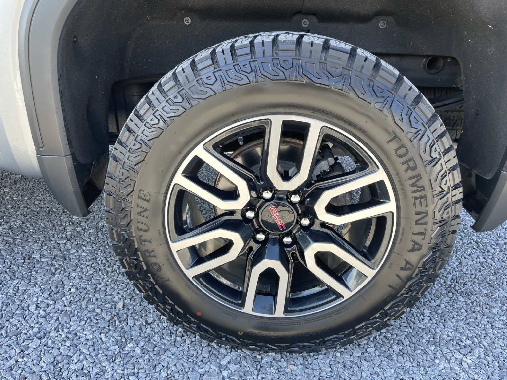 Used 2020 GMC Sierra 1500 AT4 w/ AT4 Premium Package AWD/4WD image 17