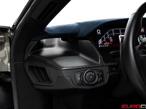Used 2018 Ford GT RWD image 33