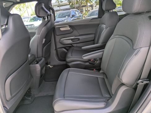 Used 2027 Kia Telluride S FWD image 12