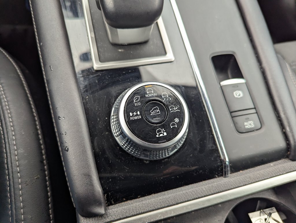Used 2023 Mitsubishi Outlander 4WD Plug-In Hybrid image 16