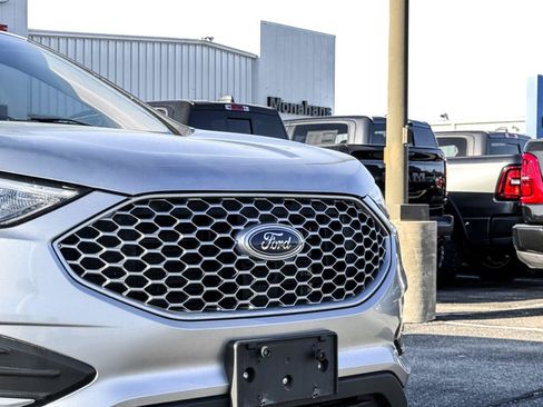 Used 2024 Ford Edge SEL AWD/4WD image 7