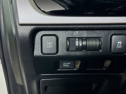 Used 2017 Subaru Crosstrek 2.0i Limited image 9