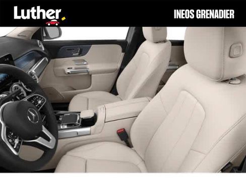 Used 2021 Mercedes-Benz GLB 250 4MATIC image 9