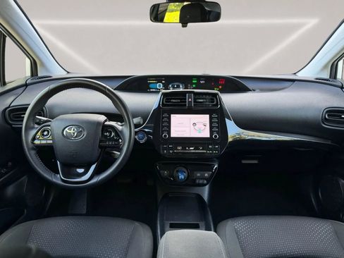 Used 2020 Toyota Prius LE FWD image 13