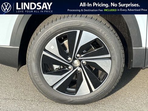 New 2026 Volkswagen Taos SE AWD/4WD image 8