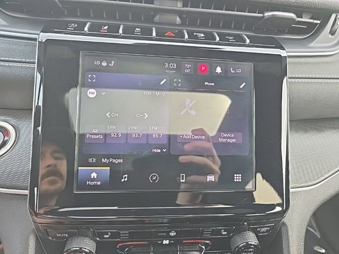 Certified 2025 Jeep Grand Cherokee Altitude image 27