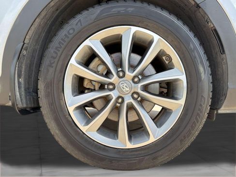 Used 2019 Hyundai Santa Fe XL SE image 11