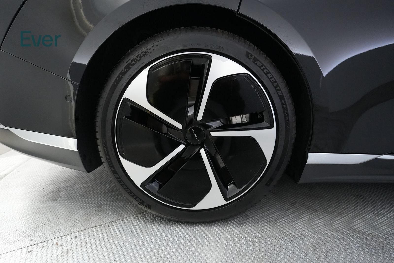 Used 2023 Lucid Air Touring AWD/4WD image 22
