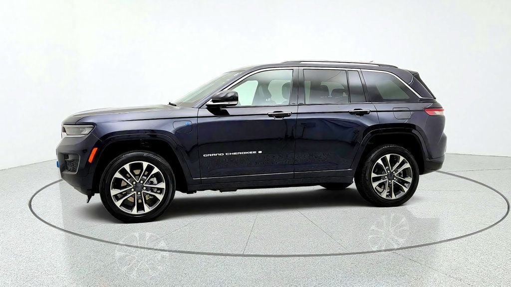 Used 2023 Jeep Grand Cherokee Overland AWD/4WD image 8