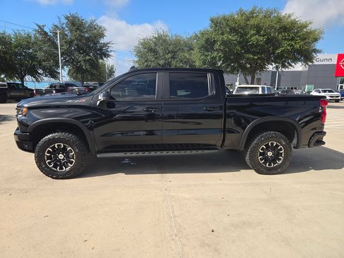 Used 2024 Chevrolet Silverado 1500 ZR2 w/ Technology Package AWD/4WD image 6