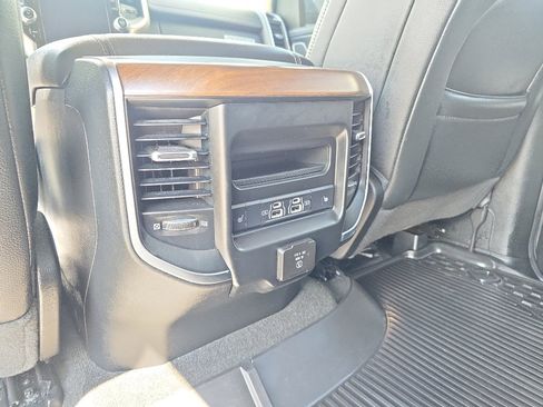 Used 2022 RAM 1500 Laramie AWD/4WD image 22