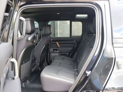 Used 2022 Land Rover Defender 110 X image 45