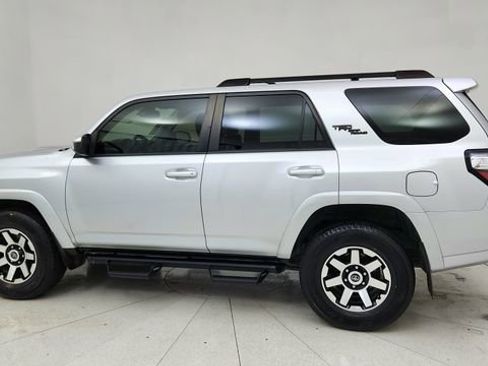 Used 2022 Toyota 4Runner TRD Off-Road image 4
