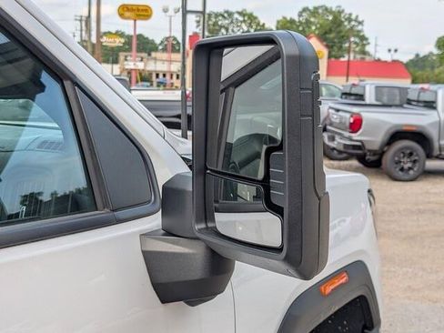 Used 2024 GMC Sierra 2500 Pro image 8